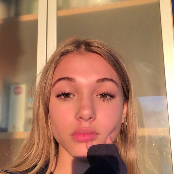 Meet your Posher, Haley - Picture 4 of 8